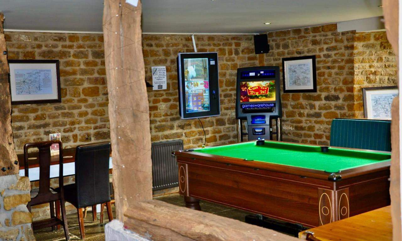 The Hollybush Inn And B&B Priors Marston Exteriér fotografie