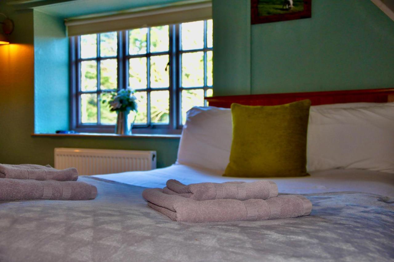 The Hollybush Inn And B&B Priors Marston Exteriér fotografie
