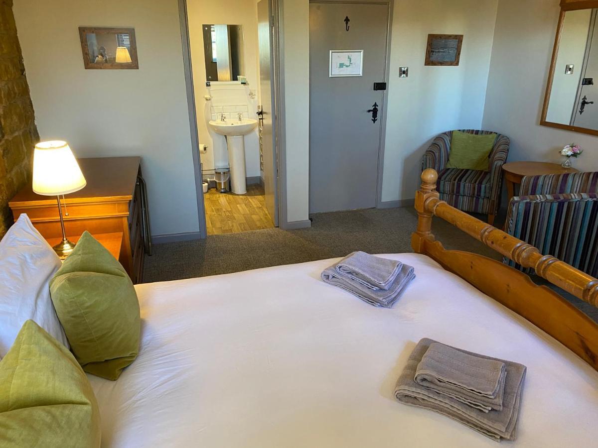 The Hollybush Inn And B&B Priors Marston Exteriér fotografie