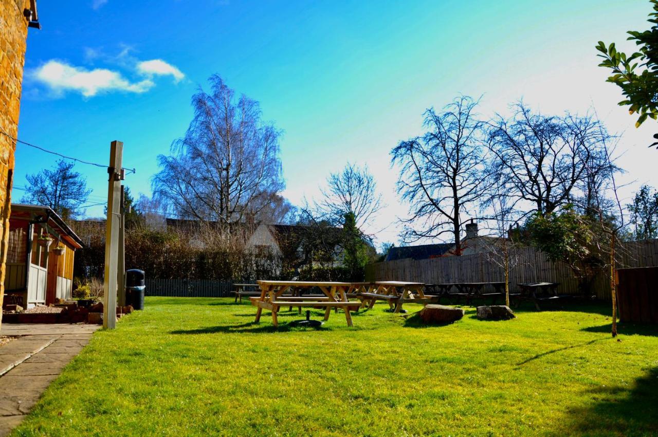 The Hollybush Inn And B&B Priors Marston Exteriér fotografie