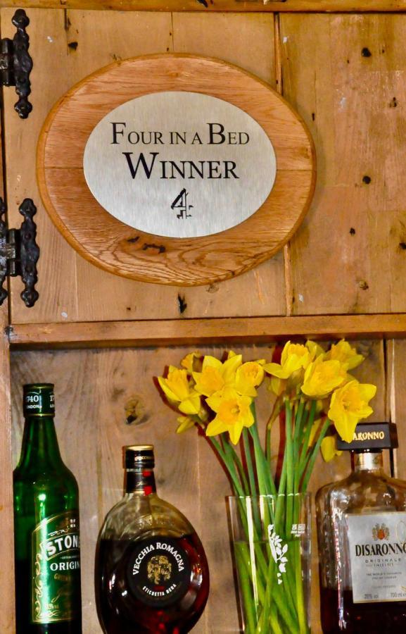 The Hollybush Inn And B&B Priors Marston Exteriér fotografie