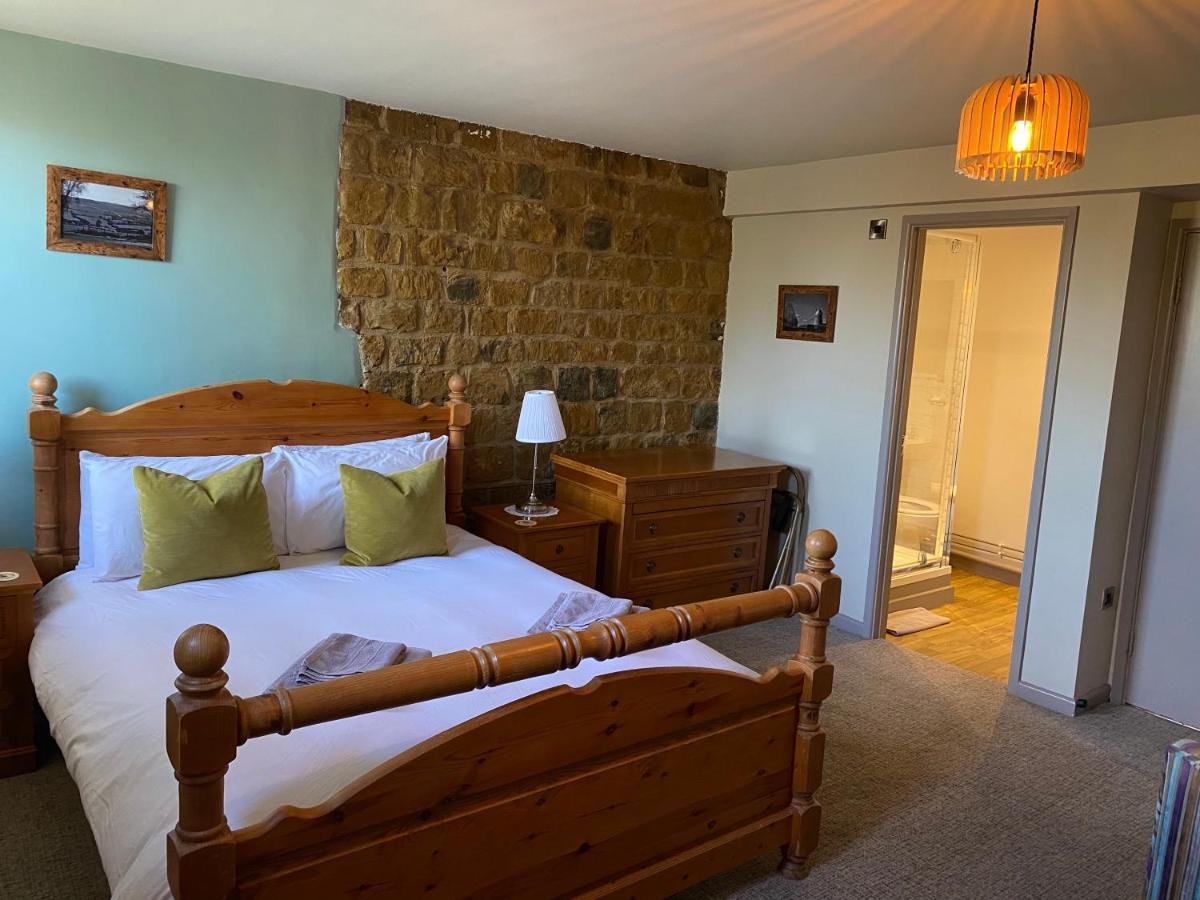 The Hollybush Inn And B&B Priors Marston Exteriér fotografie