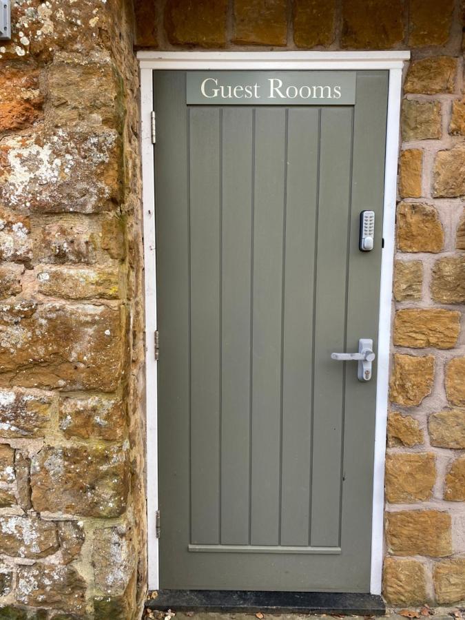 The Hollybush Inn And B&B Priors Marston Exteriér fotografie