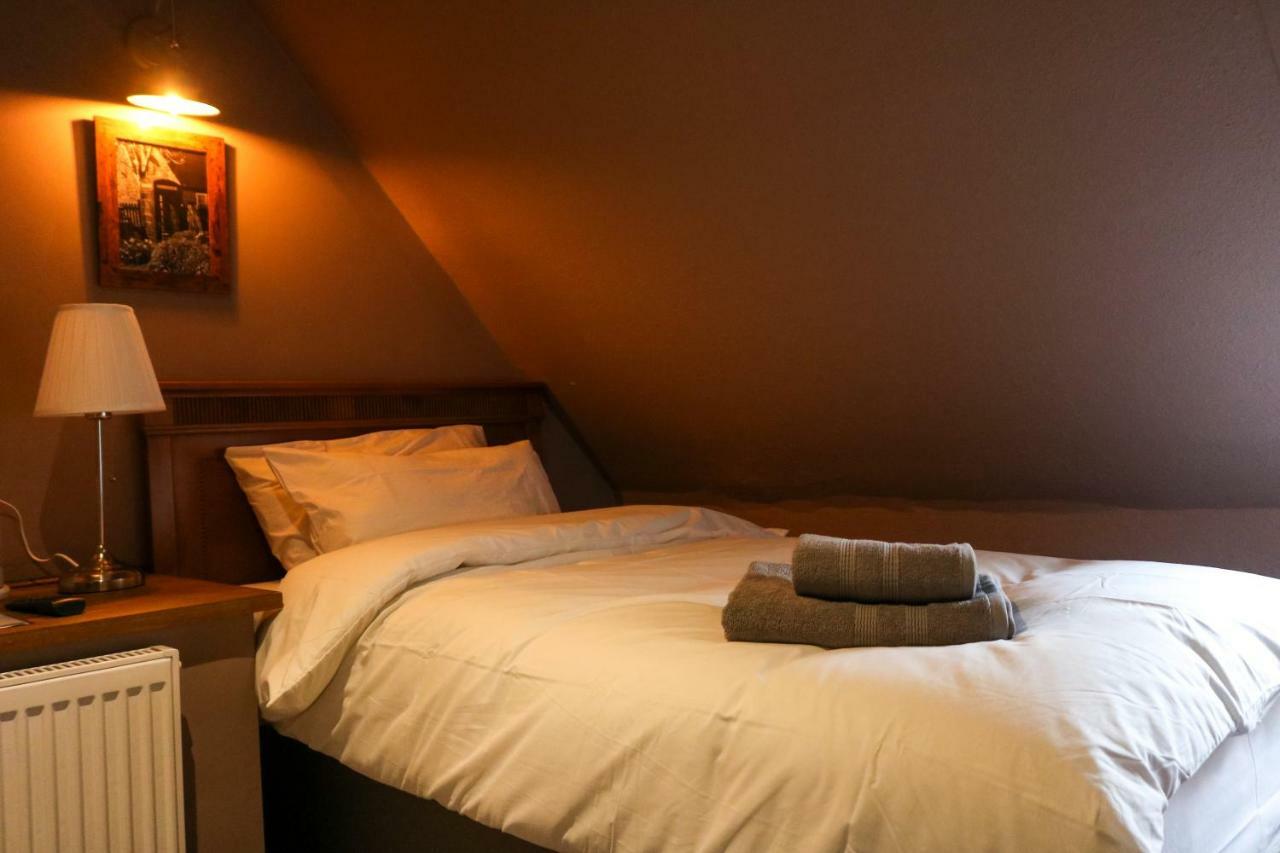 The Hollybush Inn And B&B Priors Marston Exteriér fotografie