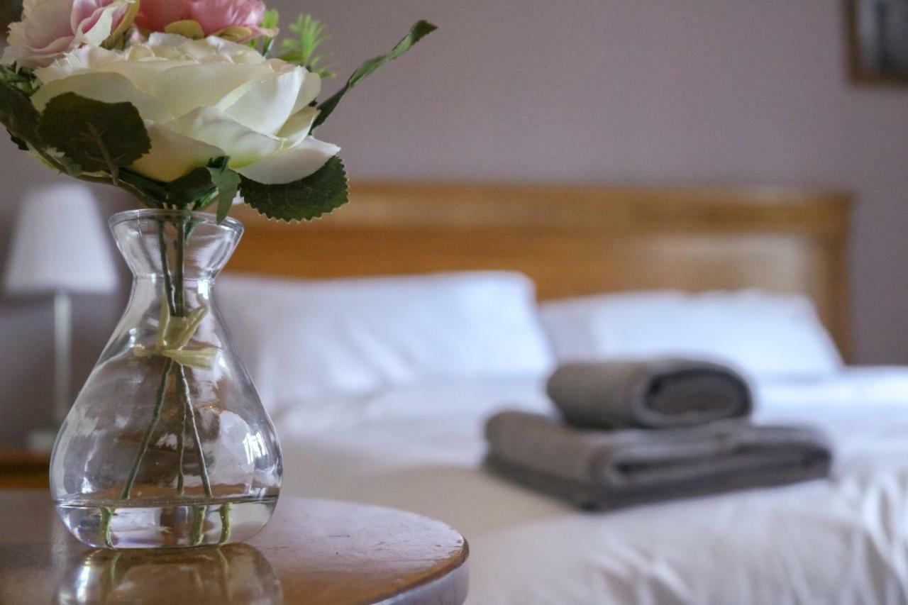 The Hollybush Inn And B&B Priors Marston Exteriér fotografie