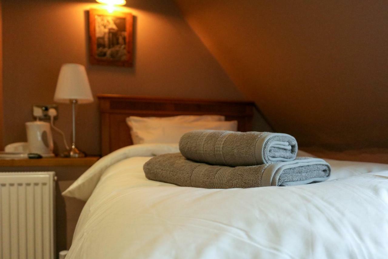 The Hollybush Inn And B&B Priors Marston Exteriér fotografie
